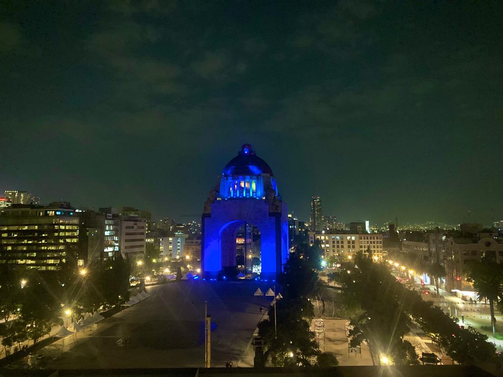 Ilumiinacion del Monumento a la Revolución en Ciudad de Mexico 